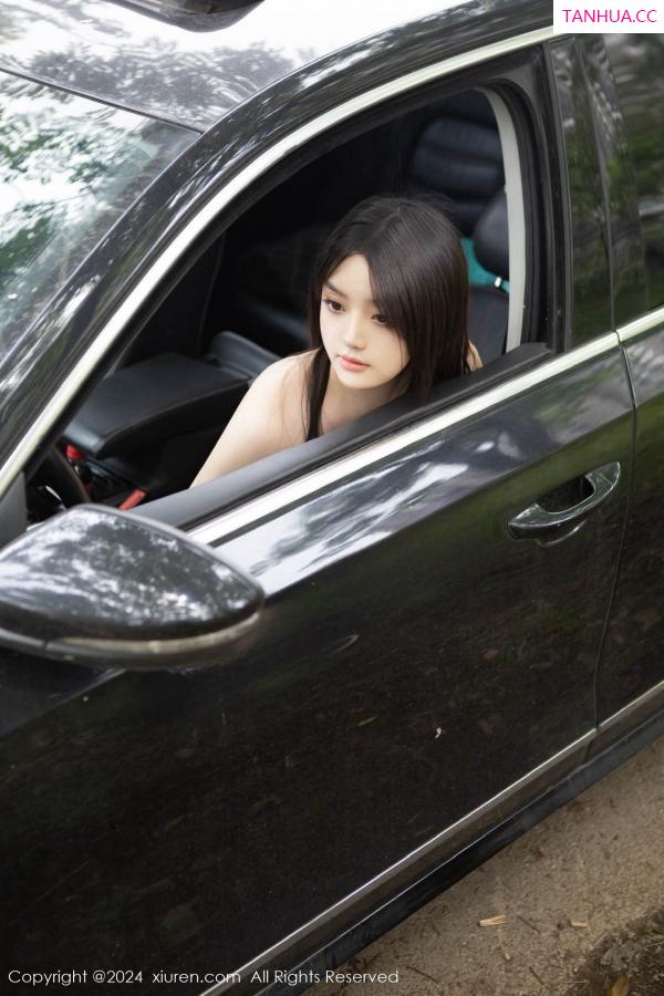 豆瓣酱  [XiuRen]高清写真图 2024.06.14 No.8708 豆瓣酱 黑丝美腿第41张图片